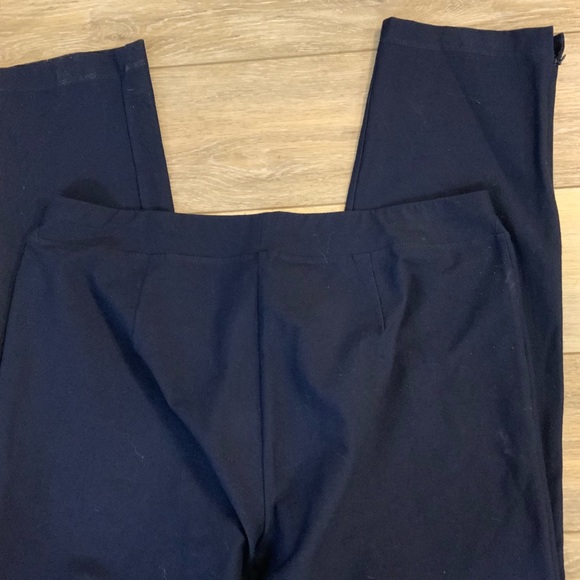 Eileen Fisher stretchy ankle / cropped pants. Size M - Picture 4 of 5